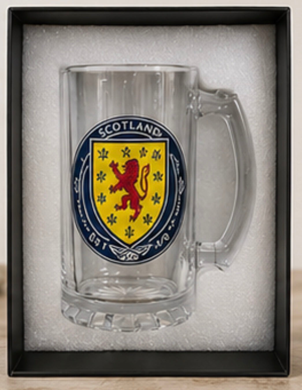 Football Crest Glass Tankard – Personalised Beer Mug | Hibs, Hearts, Celtic, Liverpool, Man United & Scotland Designs | Gift Boxed